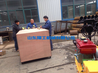 山東翔工機械小型壓路機發(fā)貨現場忙！
