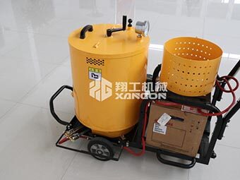 瀝青灌縫機(jī)廠家迎合路面養(yǎng)護(hù)需求，適應(yīng)市場變化