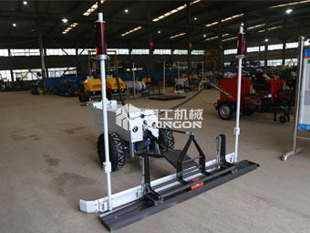 客戶廠房施工，小型激光整平機(jī)助“一臂之力”