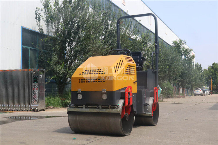 小型壓路機輪胎如何防老化？保養(yǎng)比什么都重要